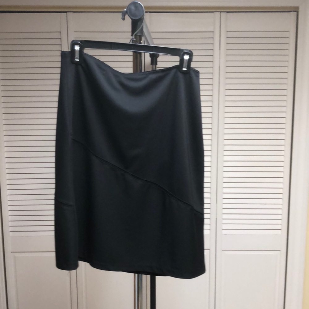 Black light weight skirt great for a teenager!